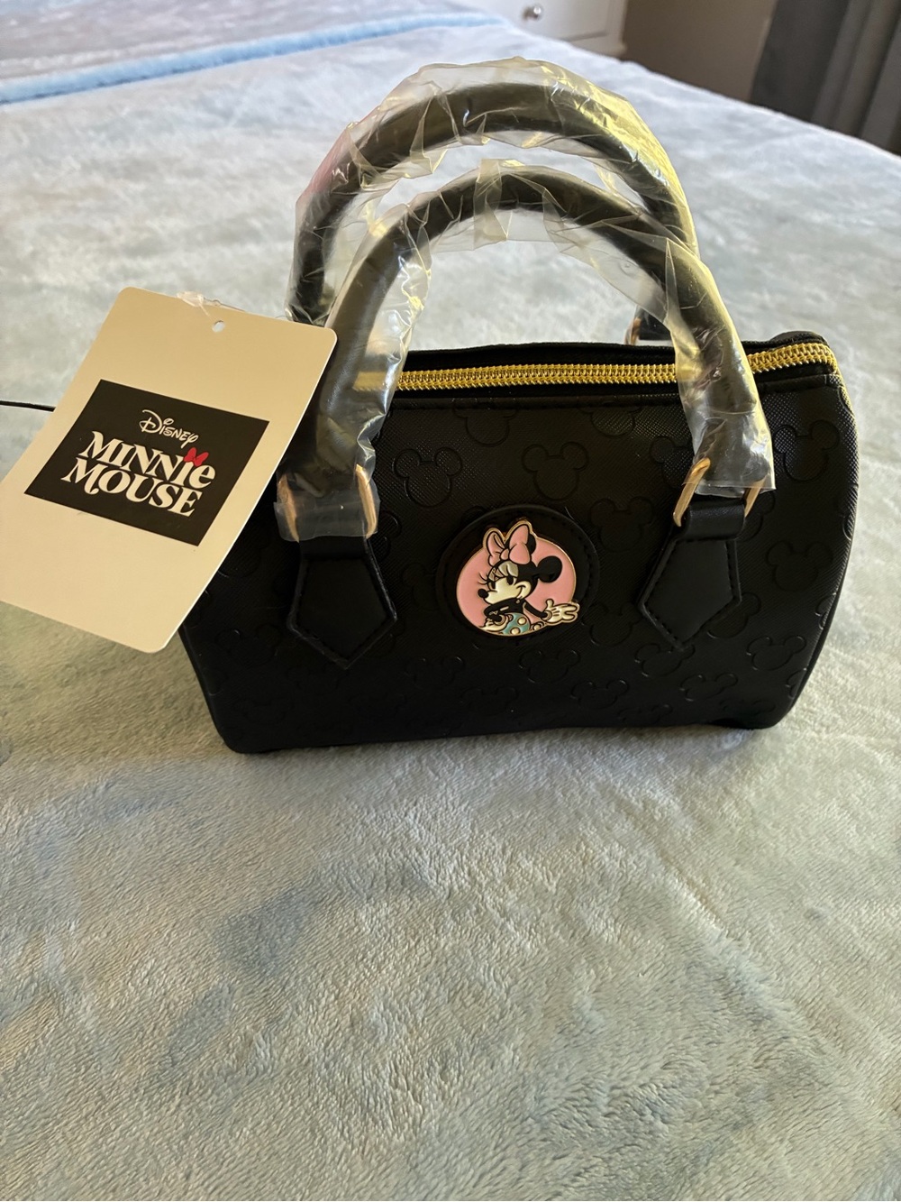 Minnie Mouse Girls Black Purse with Pink Accent. Has shoulder strap. NWT